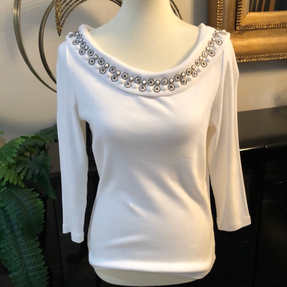 SZ M RAFAELLA WHITE TOP. CUTE